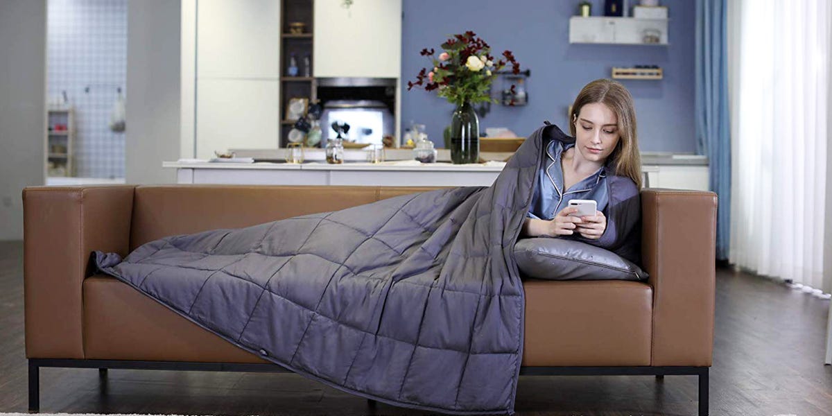 This $60 Weighted Blanket Has Over 300 Positive Amazon Reviews