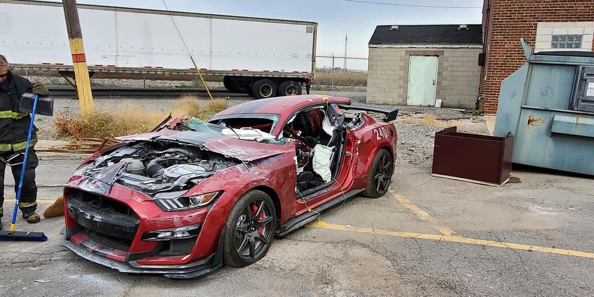 This 2020 Mustang Shelby GT500 was just sliced and crushed for a good reason