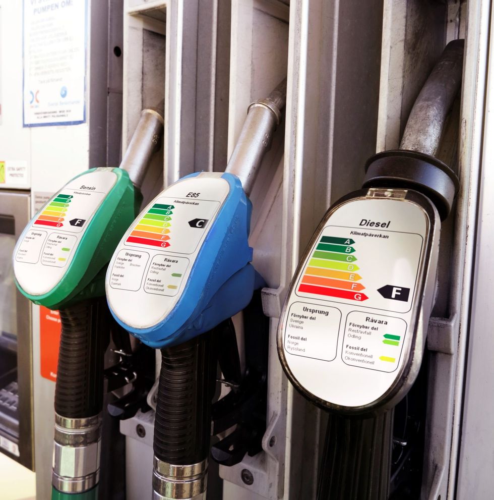 Climate Experts Want Fossil Fuel Warning Labels At the Pump