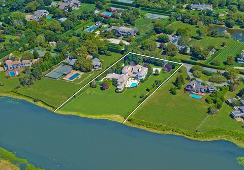 Aerial photography, Bird's-eye view, Residential area, Suburb, Land lot, Landscape, Photography, Urban design, Estate, Waterway, 