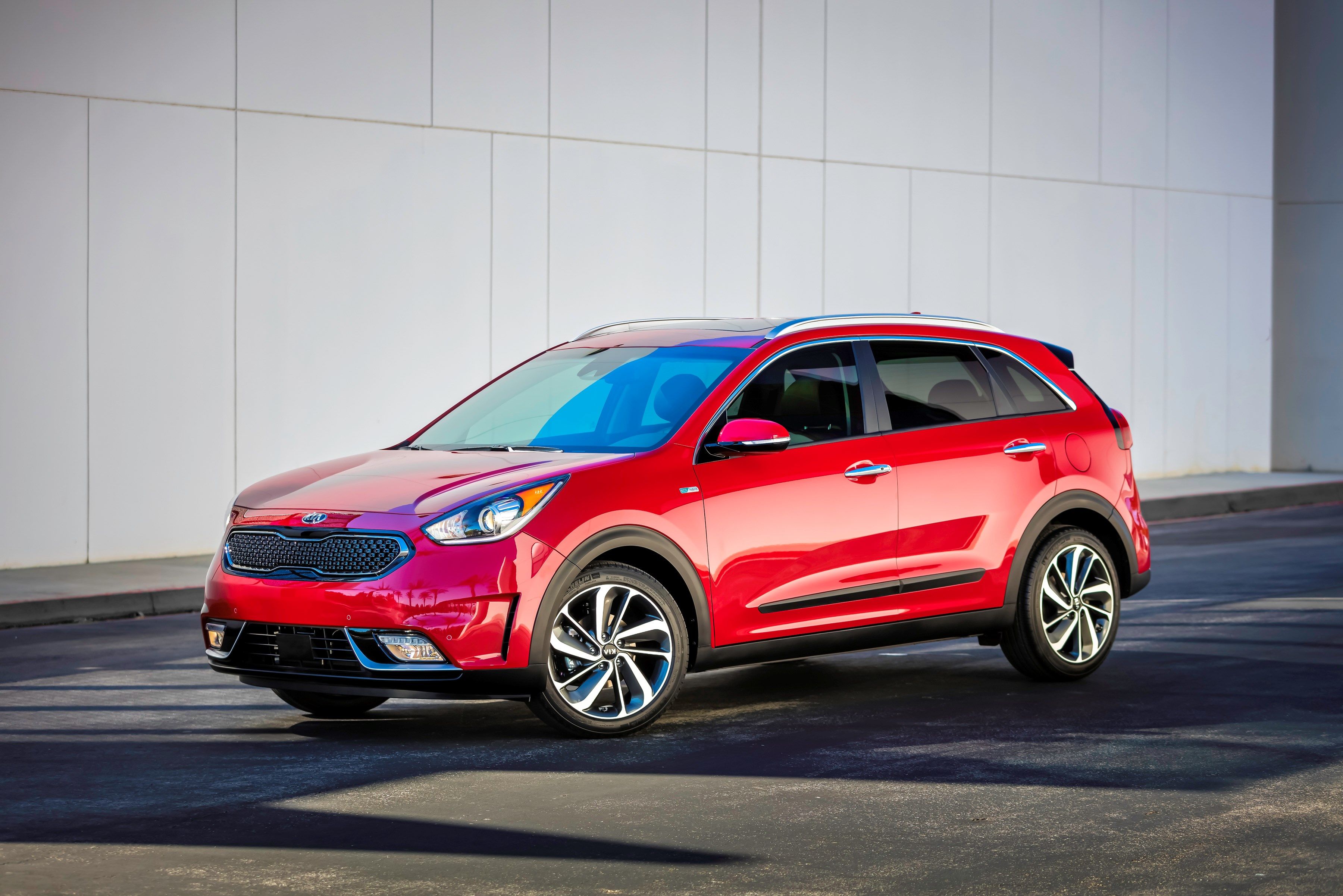 The 10 Est New Hybrid Cars And Suvs You Can In 2019