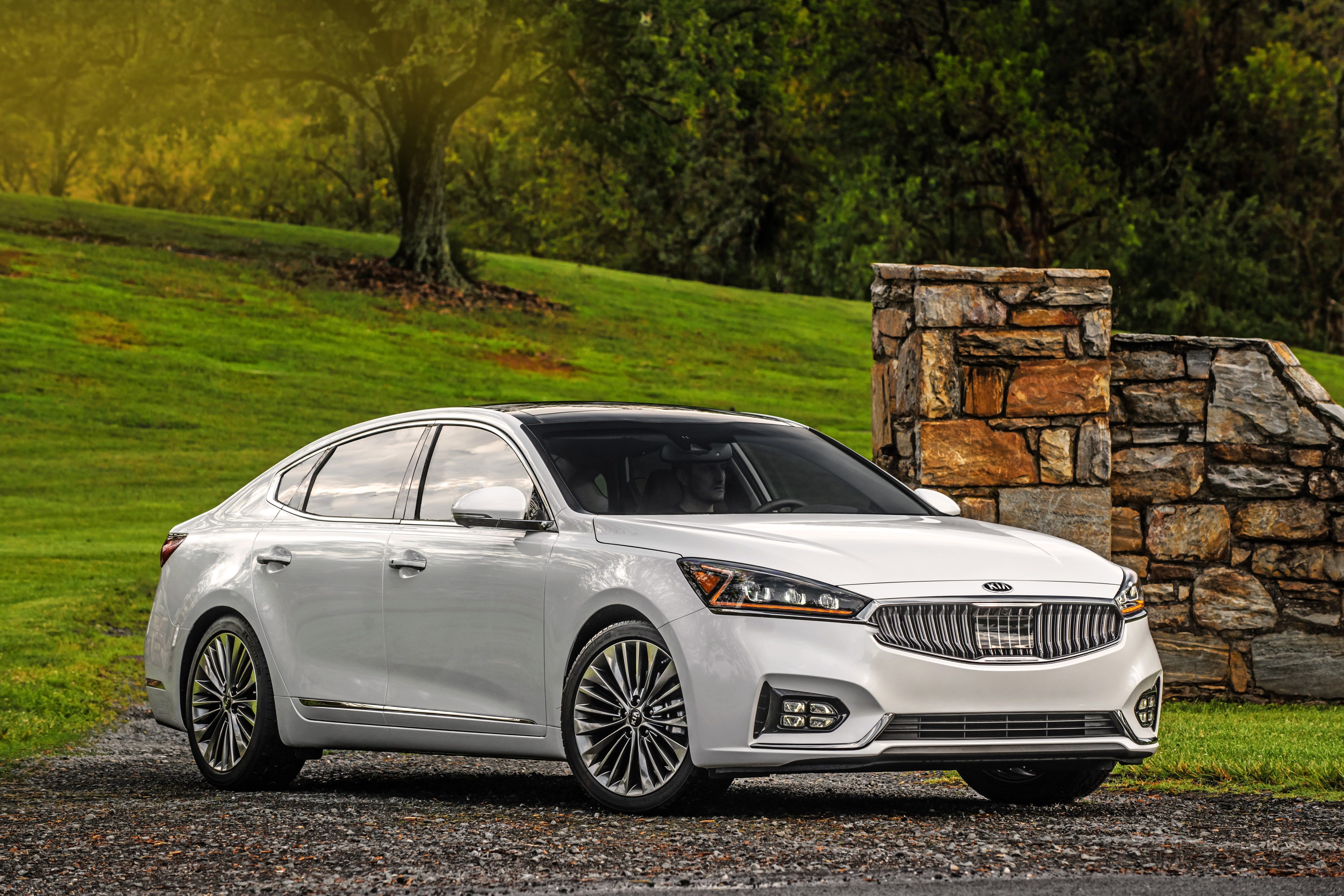 8 Best Full Size Sedans Of 2019 All New Large Sedan Cars Ranked