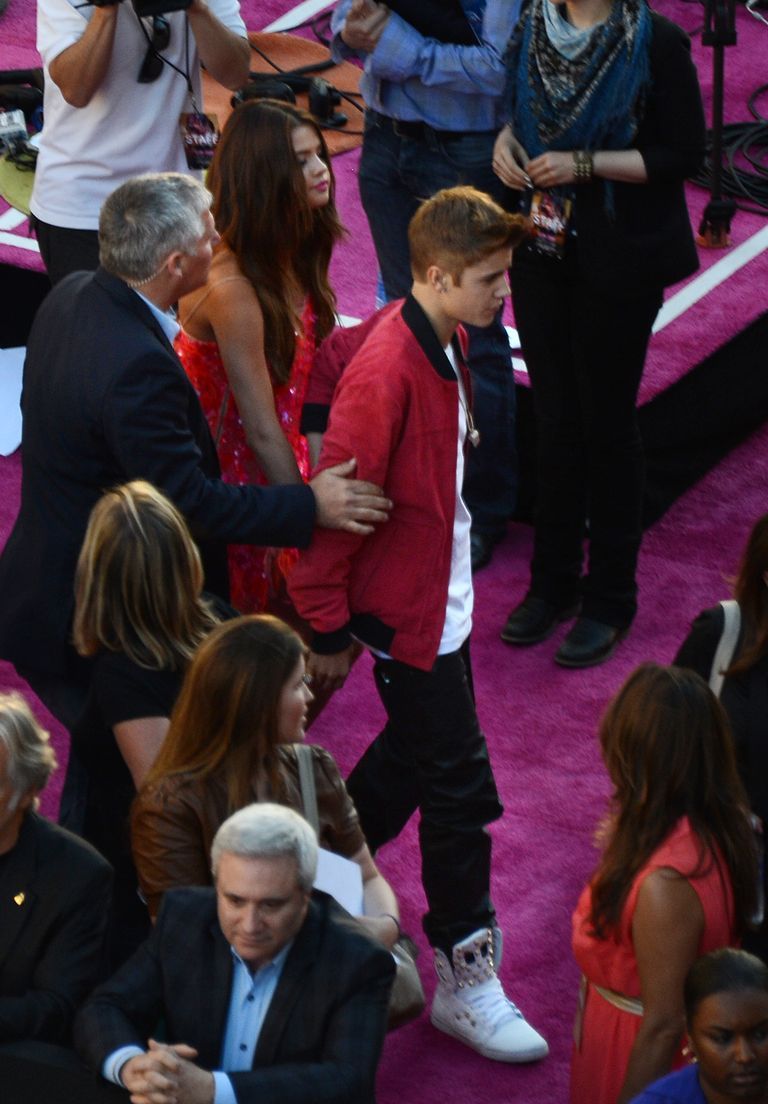 som er Selena Gomez dating april 2014