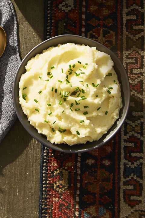 roasted garlic mashed potatoes and cauliflower