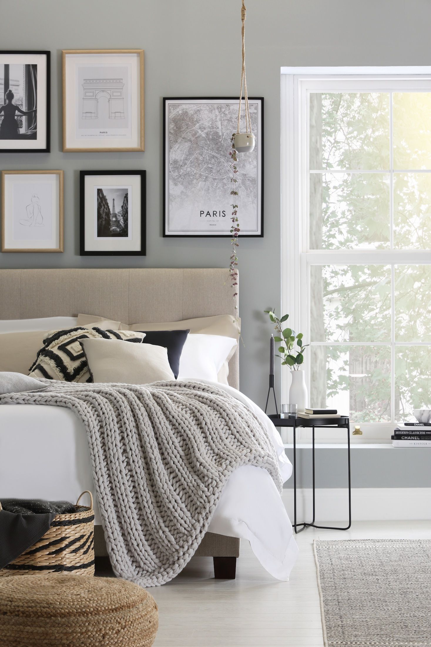 Gray Bedroom Ideas / 75 Beautiful Gray Bedroom Pictures Ideas July 2021 Houzz / Chic, gray and white master bedroom with custom details sleek, charcoal gray paint creates a soothing and chic backdrop in this elegant master bedroom suite.