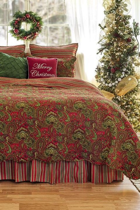 24 Best Christmas Bedroom Decor Ideas 2019 Holiday Decorations - Red Decorating Bedroom Ideas