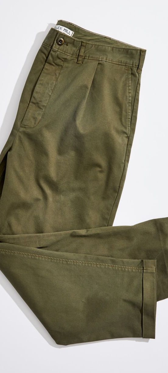 Alex Mill's Chinos Will Make You Believe in Pleats Again
