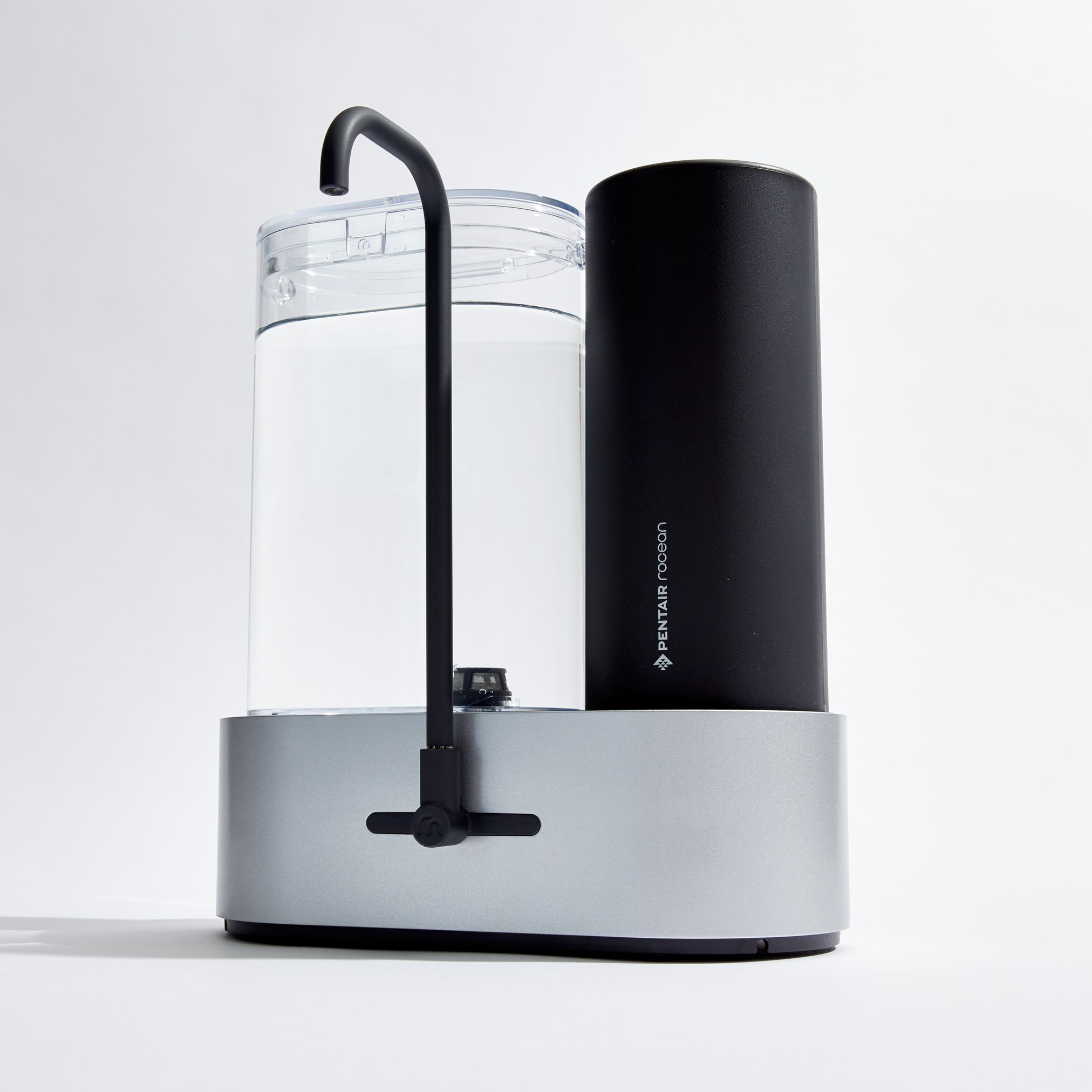 The No-Plumbing-Required Water Filter That Actually Looks Good