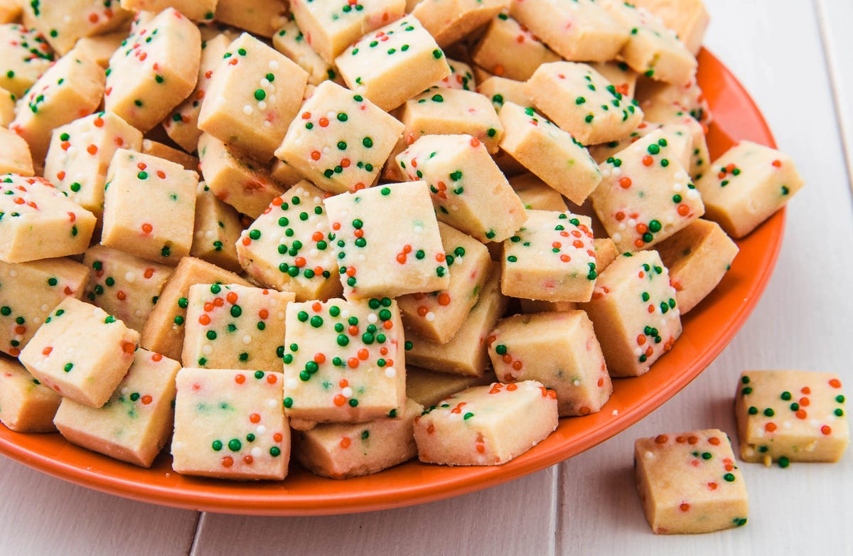 These Holiday Shortbread Bites ALWAYS Beat Sugar Cookies