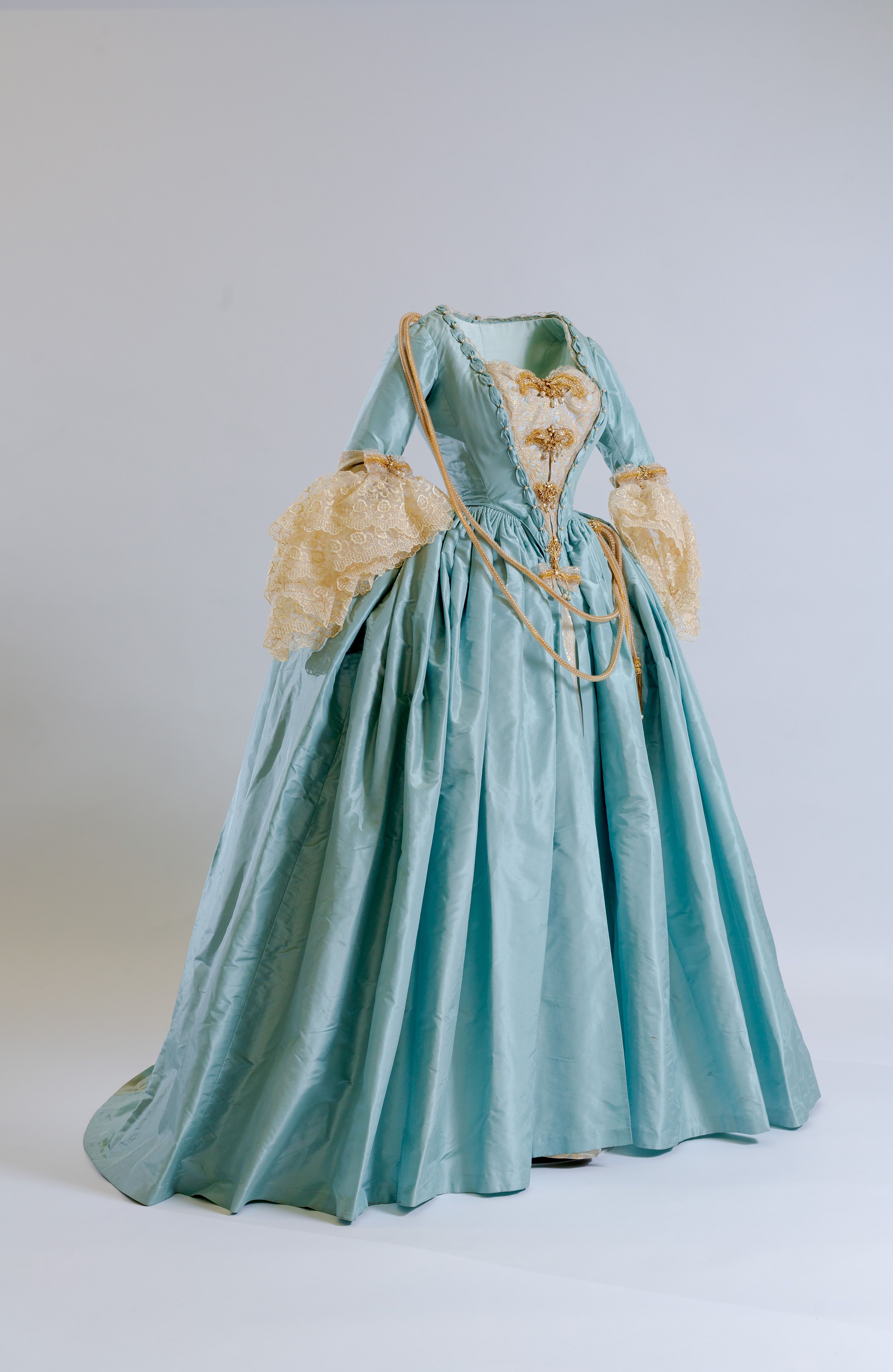18th century royal dress