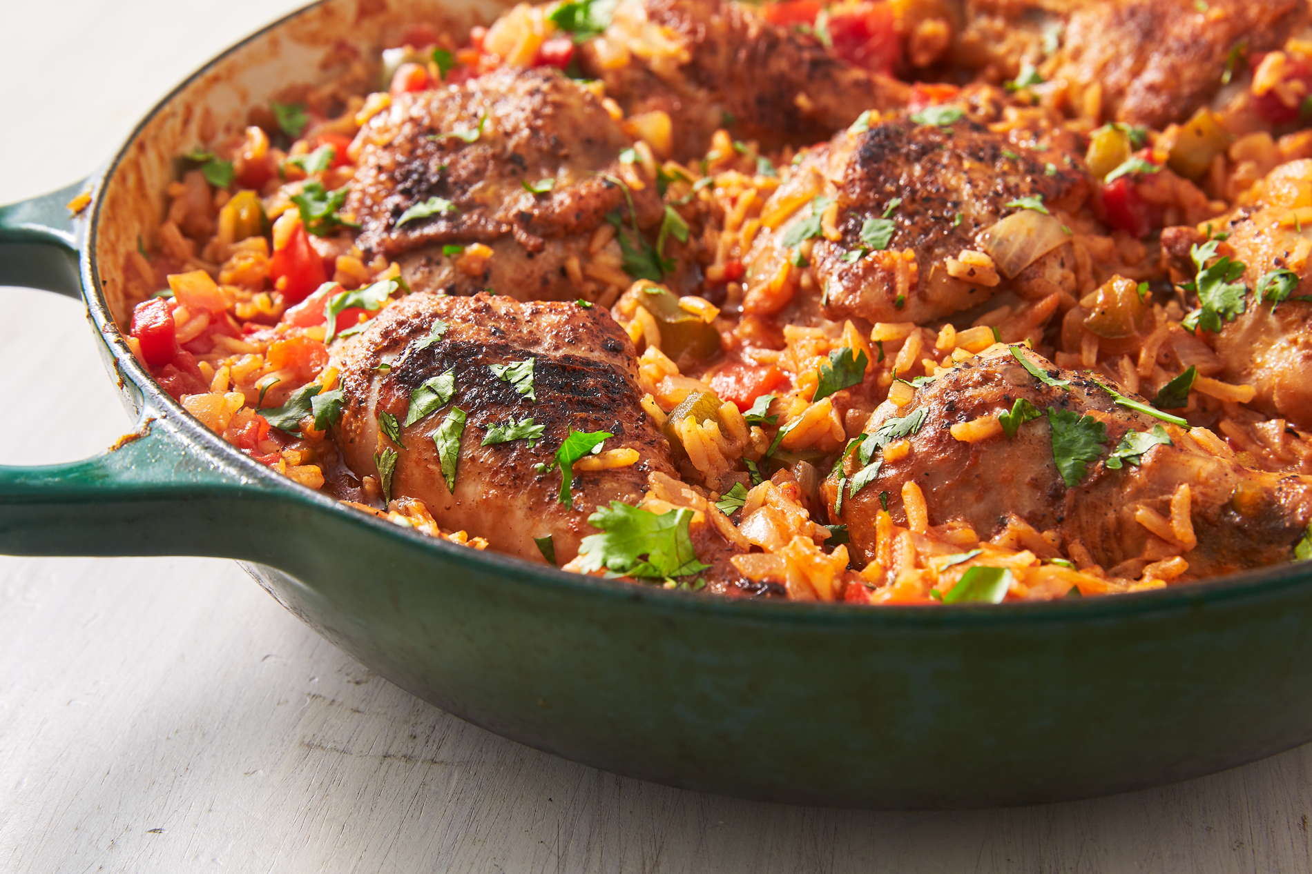 Arroz Con Pollo Is A One-Pot Meal That Doesn't Taste Like One (& Seriously, The Leftovers Are Incredible)