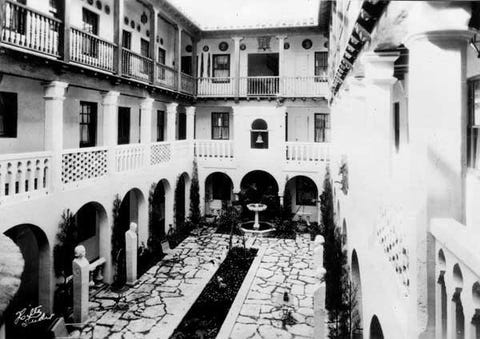 Noir et blanc, Bâtiment, Architecture, Histoire, Arcade, Cour, Photographie monochrome, Arche, Photographie, Aumônerie,