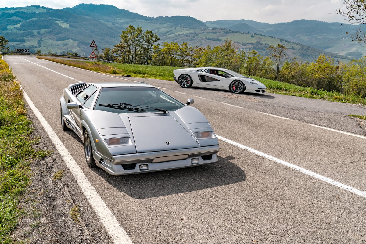 Comparamos al Lamborghini Countach 2022 con el Countach 25th