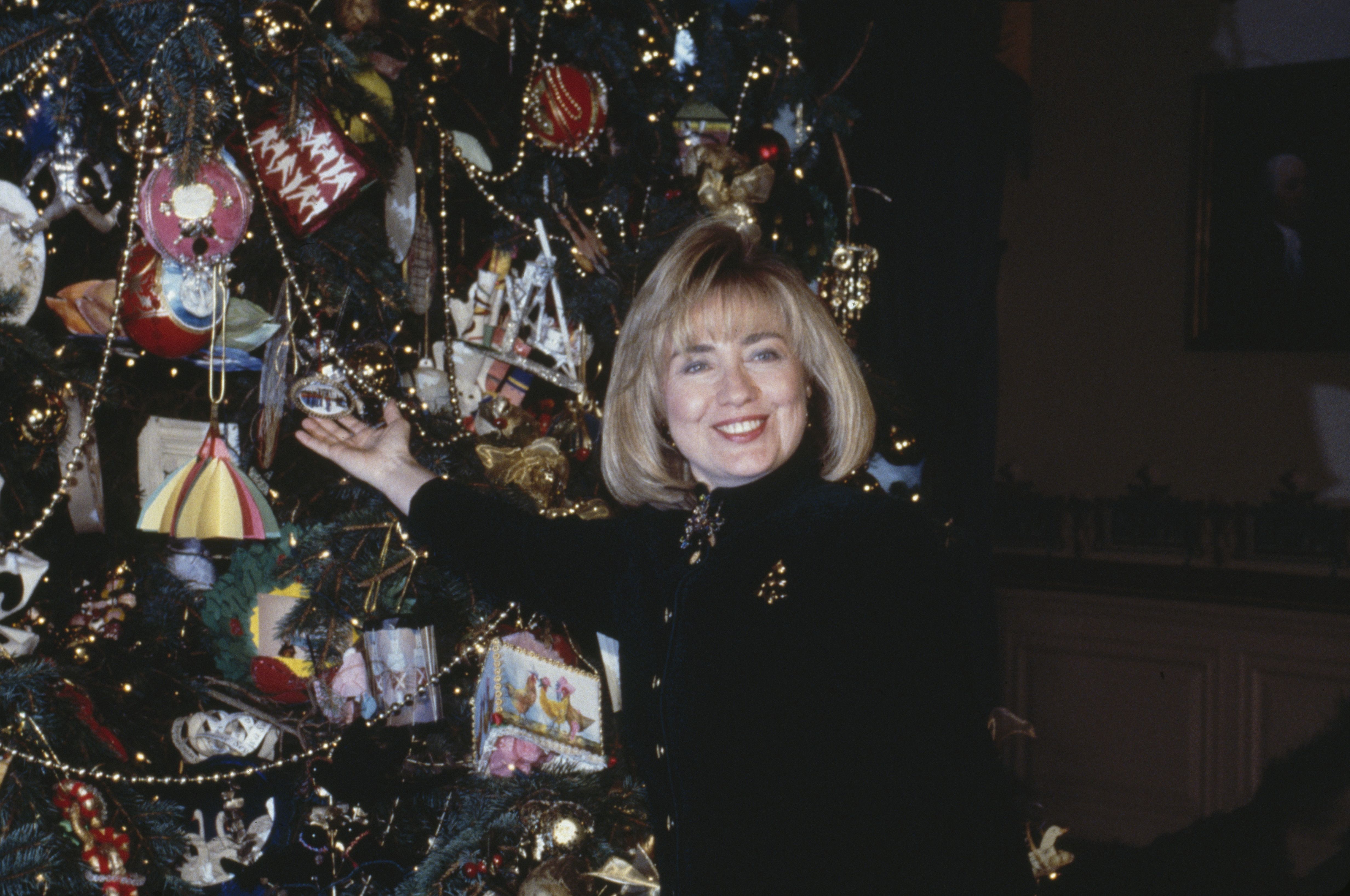 アメリカ大統領の夫人がホワイトハウスに飾った、歴代クリスマスツリー 