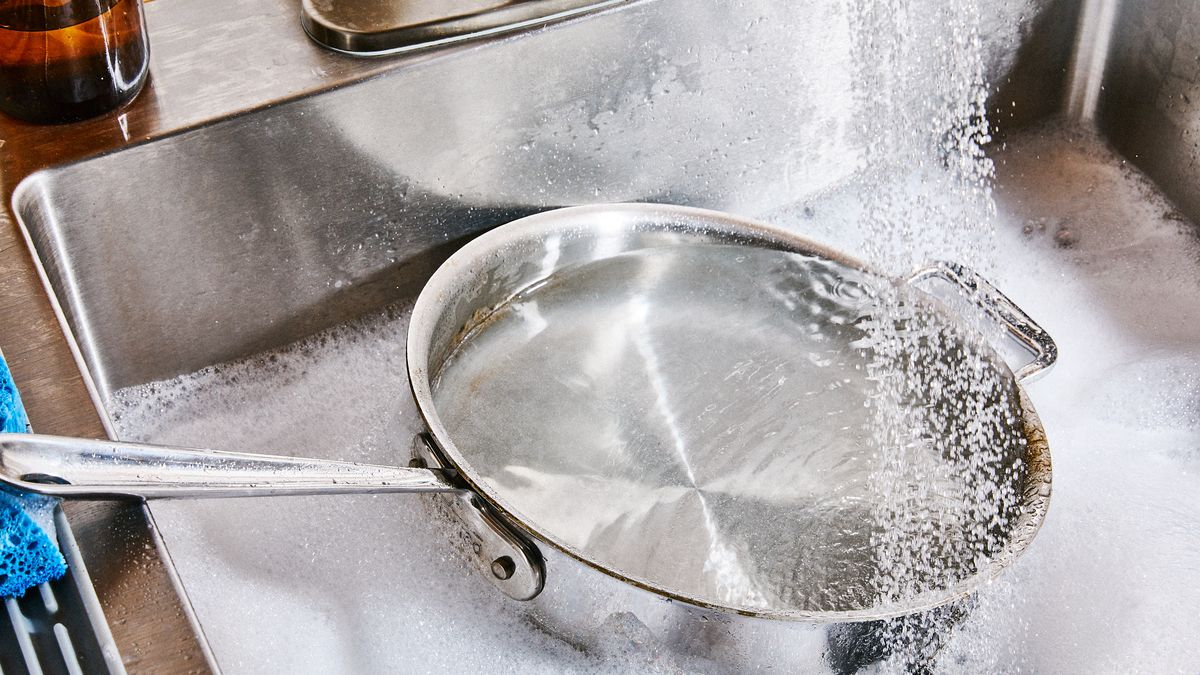How to clean stainless steel cookware the right way