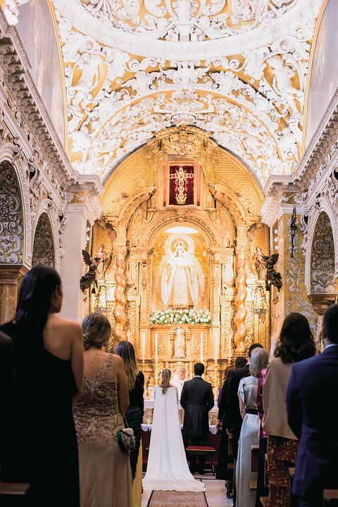 海外のおしゃれ結婚式実例 スペイン発 伝統を踏襲した 家族愛あふれるウエディング Elle Mariage エル マリアージュ