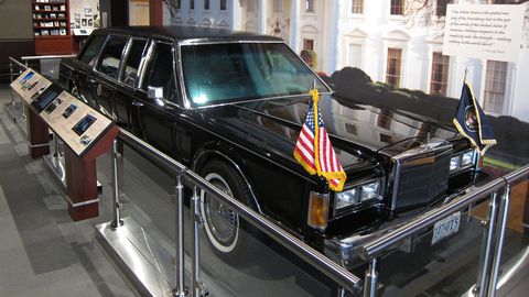 1989 lincoln presidential limousine
