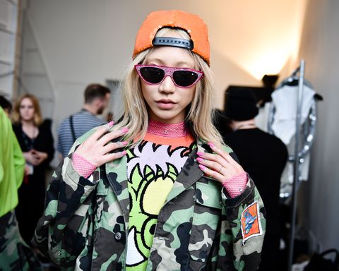 Jeremy Scott Spring 2018 - Backstage Pictures featuring 