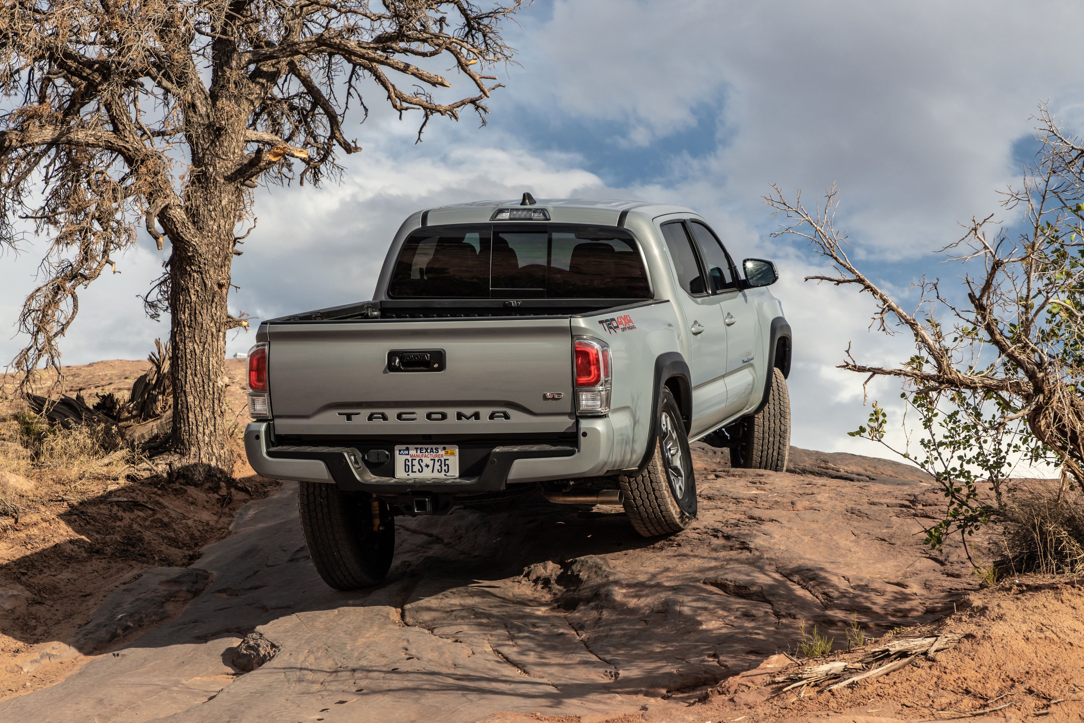 Download Gallery 2020 Toyota Tacoma Trd Off Road PSD Mockup Templates