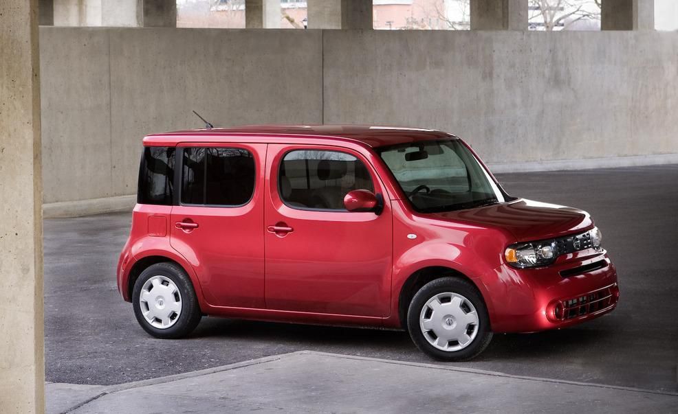 Nissan Cube Features And Specs Car And Driver