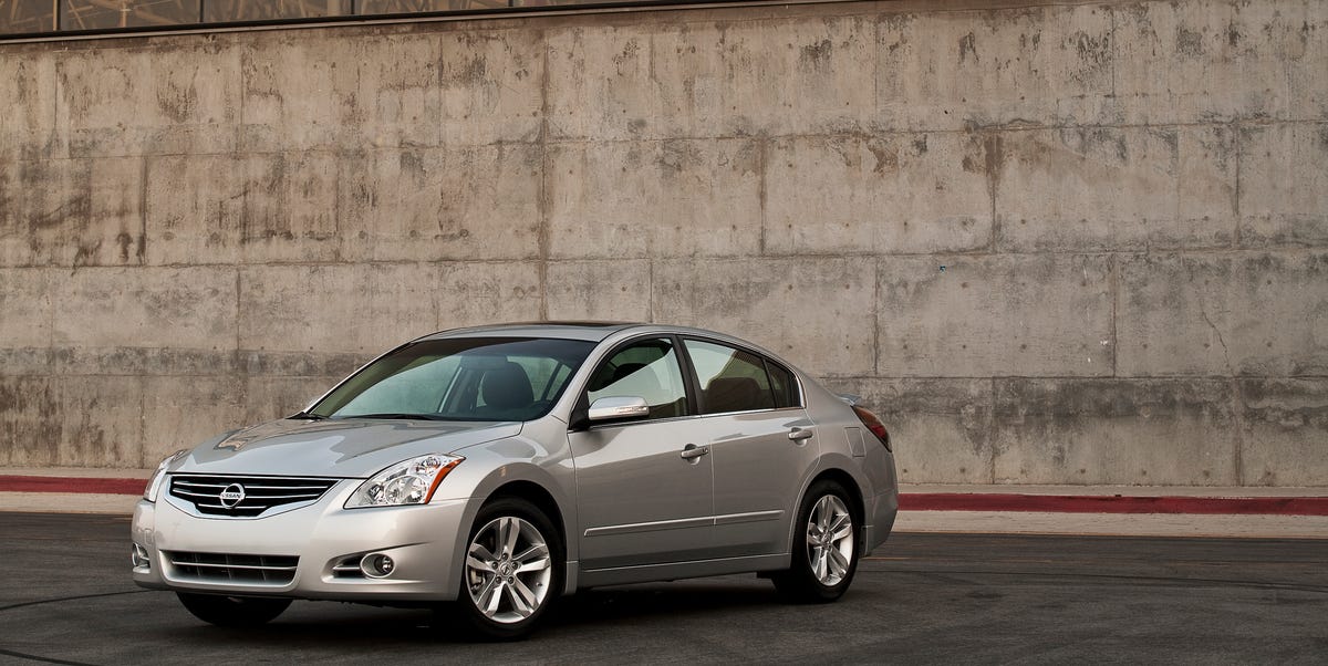 2010 Nissan Altima Daily Driver Keeps MLB Star ‘Humble’