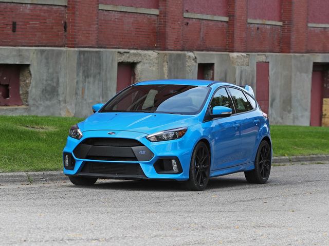 Ford Focus Rs Review Pricing And Specs