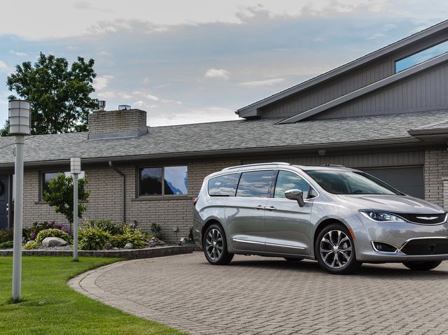 2019 Chrysler Pacifica Review Pricing And Specs