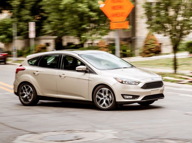 Ford Focus Review Pricing And Specs