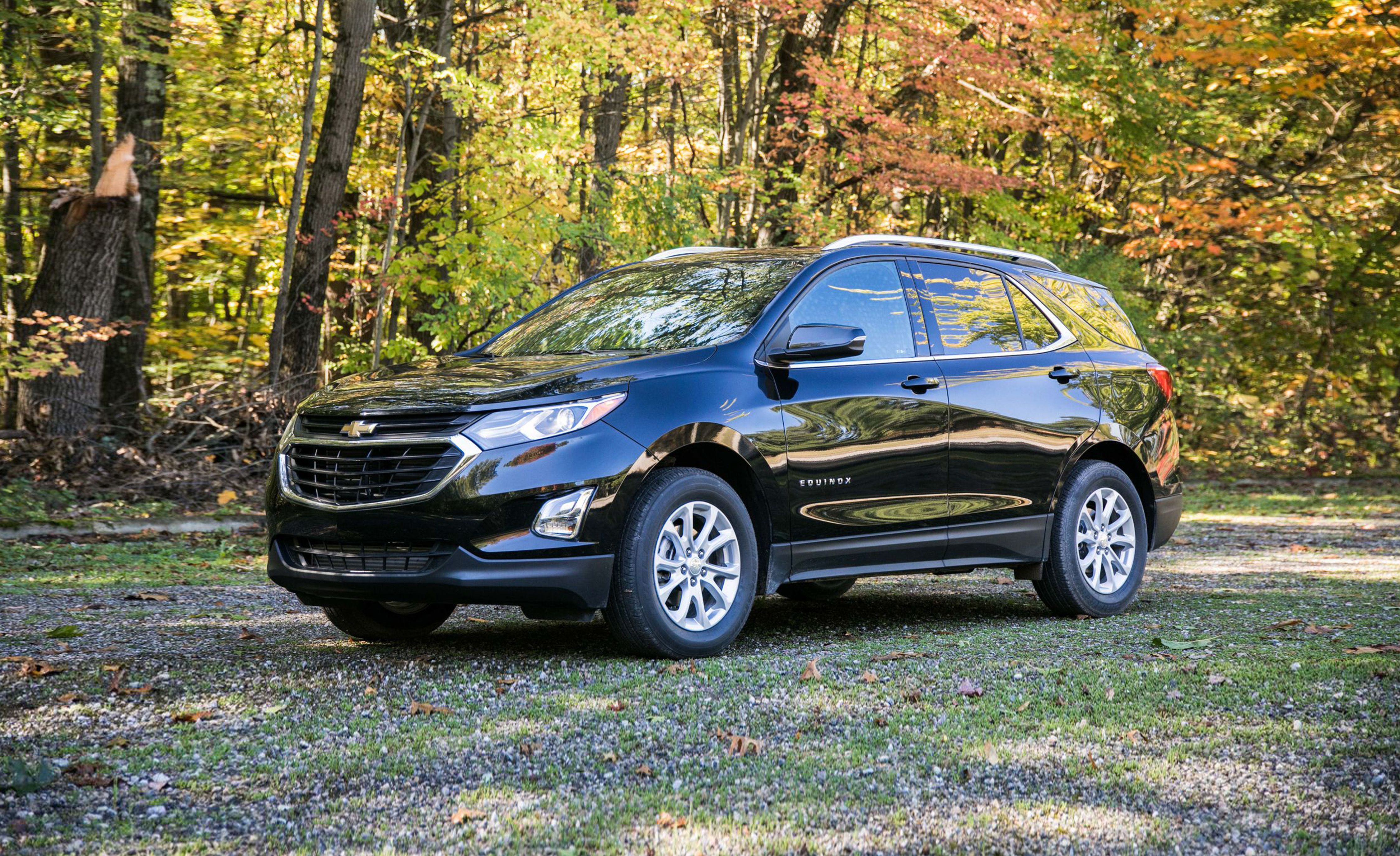 19 Chevrolet Equinox Review Pricing And Specs