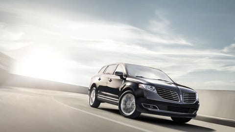 2018 Lincoln MKT Driving 2018 lincoln mkt