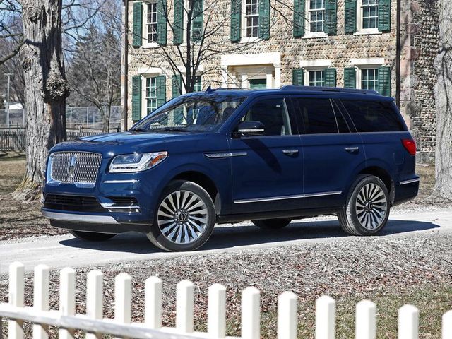 2019 Lincoln Navigator Review Pricing And Specs