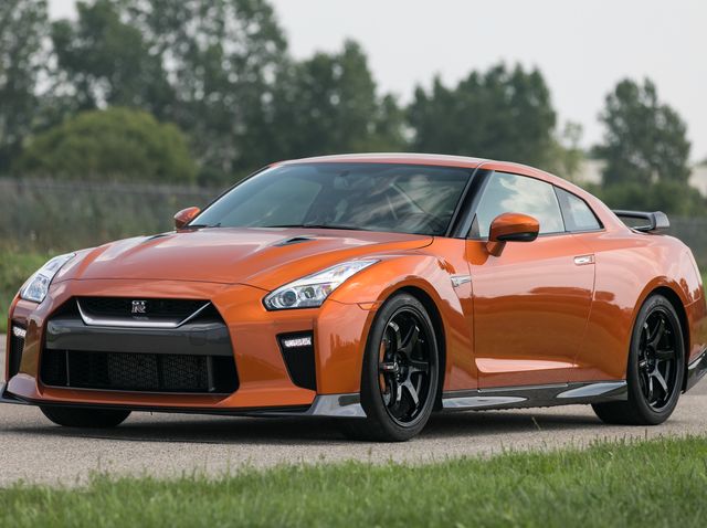 2019 Nissan Gt R Review Pricing And Specs