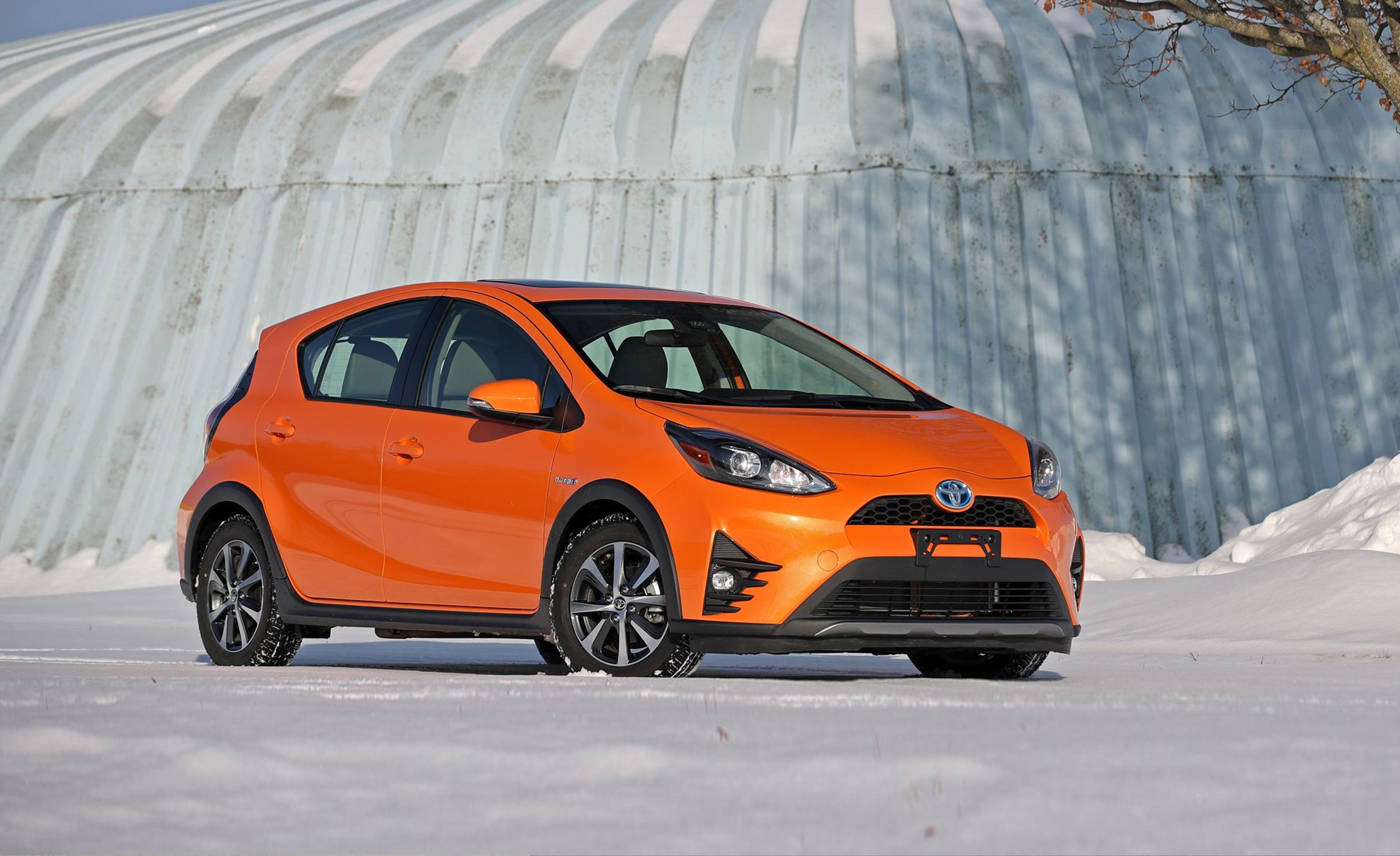 19 Toyota Prius C Review Pricing And Specs