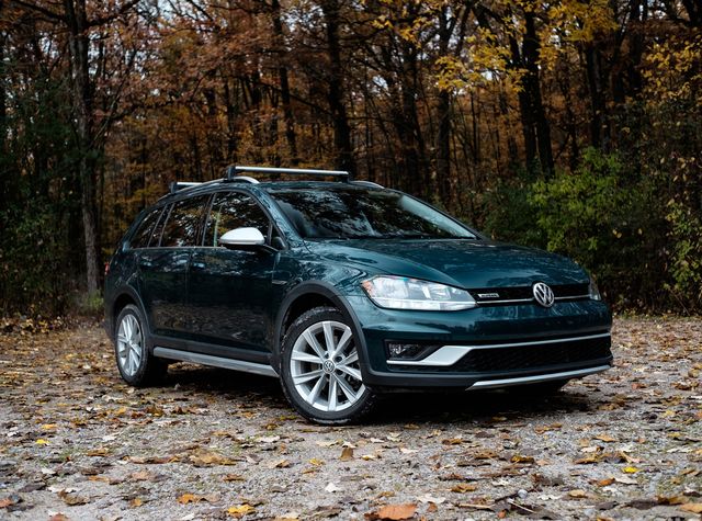2019 Volkswagen Golf Alltrack Review Pricing And Specs