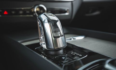 2018 Volvo XC60 T8 shift knob