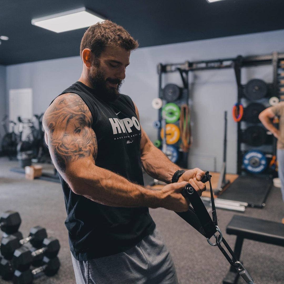 Sleeveless Workout & Training Activewear Gym Shirt Reebok Mens Muscle Tank Top 