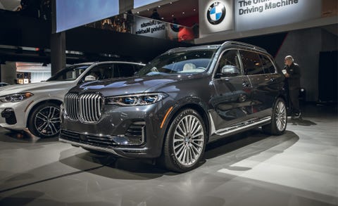 2019 Bmw X7 Debuts Three Row Suv Is Bigger Than The X5