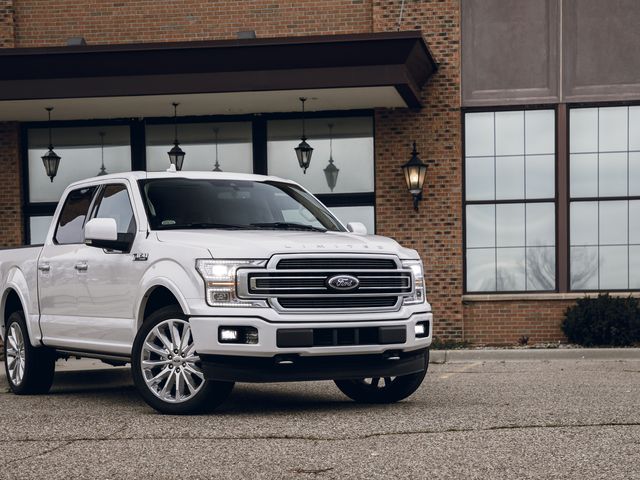 19 Ford F 150 Review Pricing And Specs