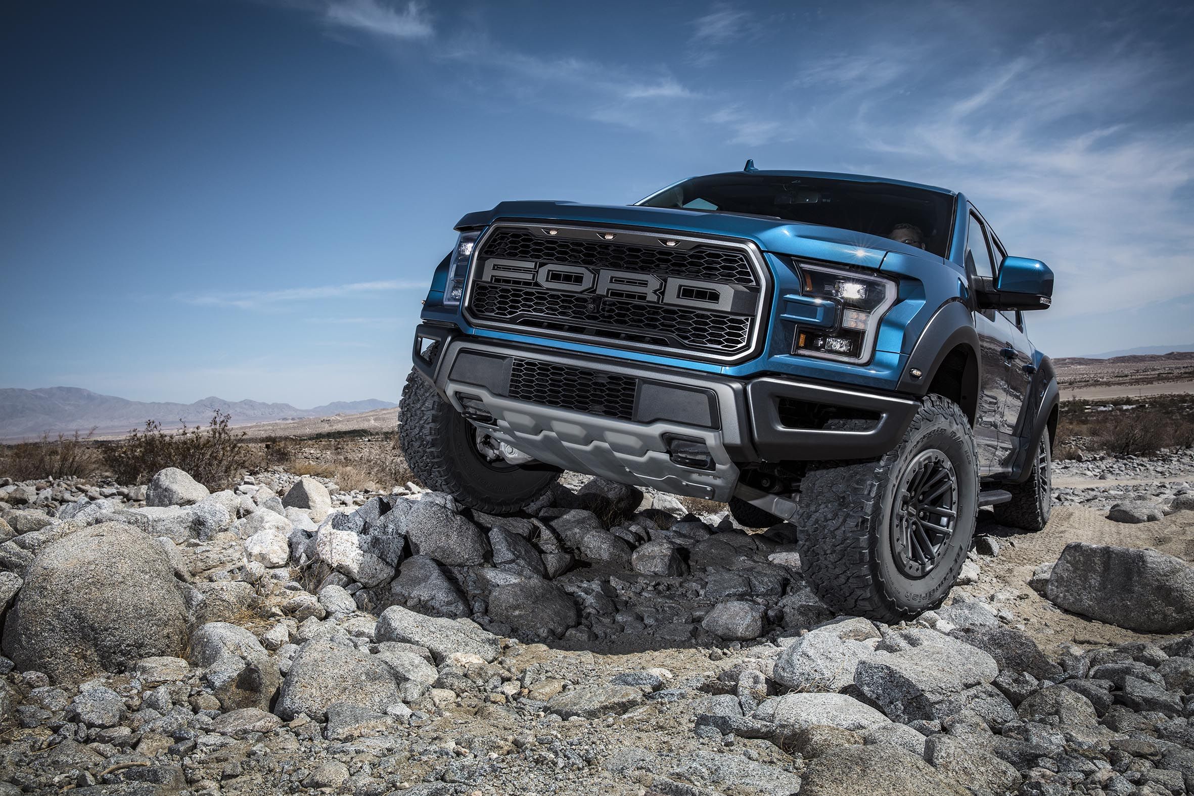 2020 Ford F-150 Raptor Review, Pricing, and Specs