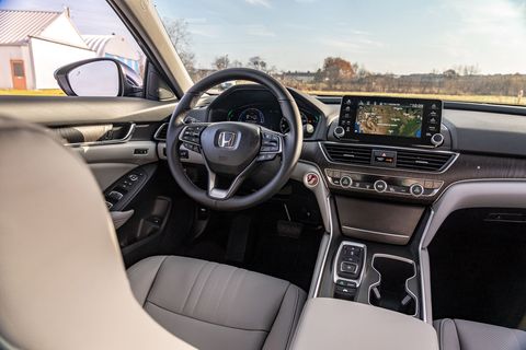 2019 Honda Accord Hybrid Vs 2019 Toyota Camry Hybrid