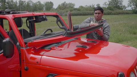 How To Remove The Jeep Gladiator S Doors Roof And Windshield How To Remove The Jeep Gladiator S Doors Roof And Windshield