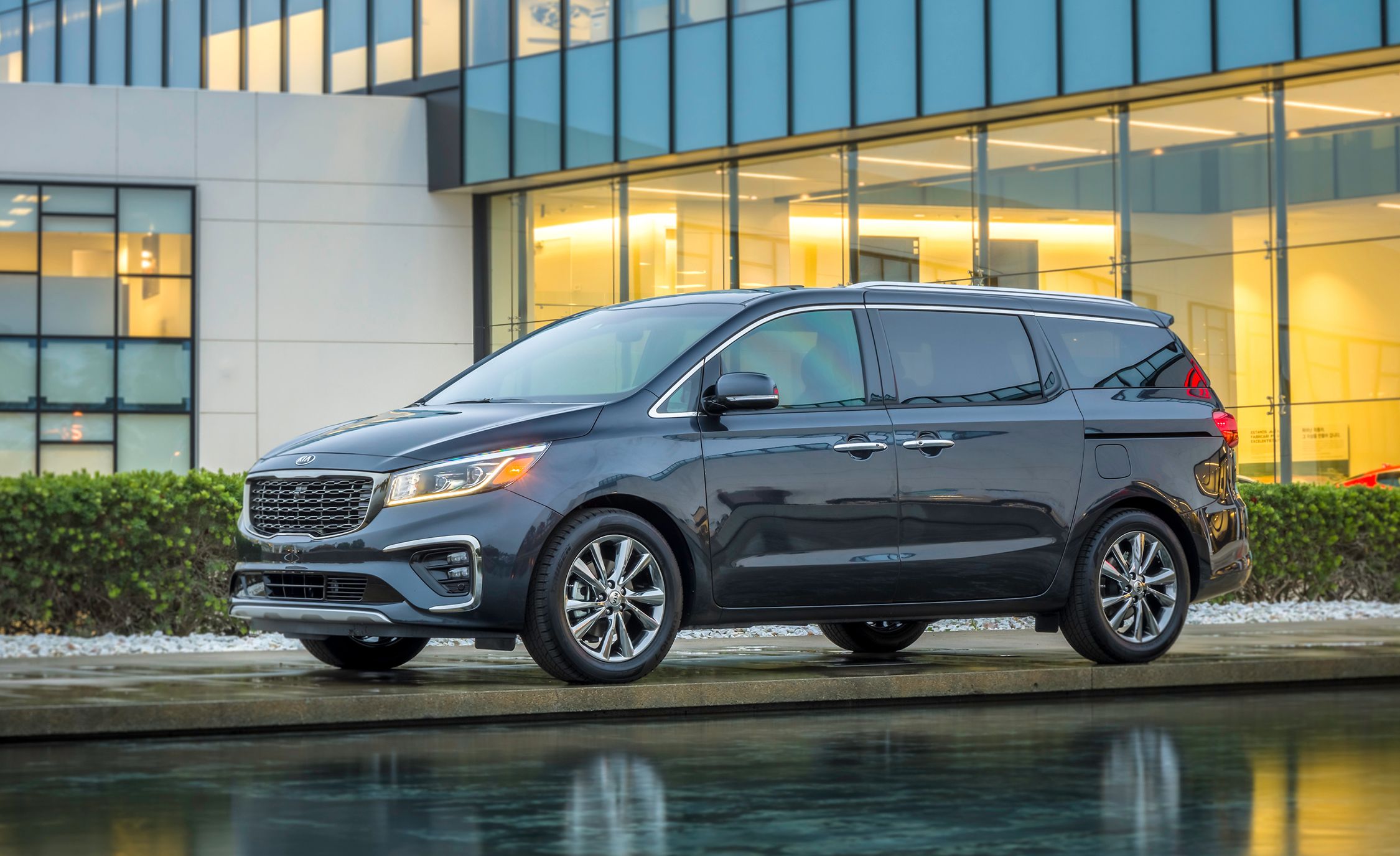 kia sedona van 2019