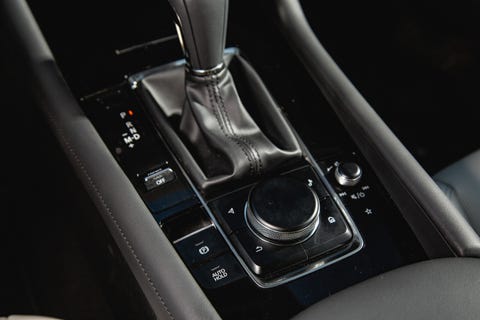 Gear shift, Vehicle, Car, Luxury vehicle, Center console, Personal luxury car, Executive car, Auto part, Mid-size car, Audi, 