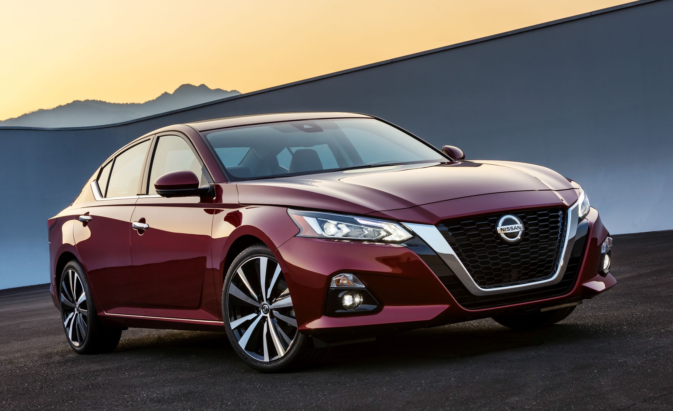 Nissan Tweaks Its Cvt Automatic Again For 2019 Altima News Car And Driver