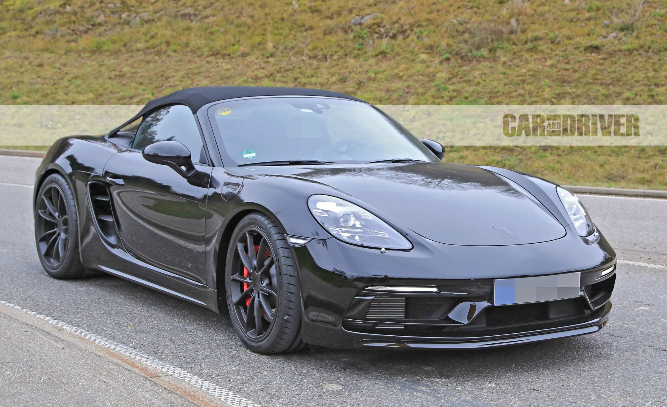 19 Porsche 718 Boxster Spyder Spy Photos News Car And Driver