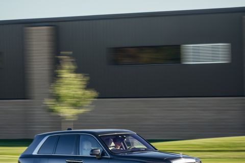 2019 Rolls Royce Cullinan Brings Old School Luxury Into A