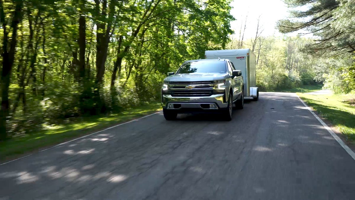 The Chevy Silverado's New Towing Tech Makes Attaching a Trailer a Breeze