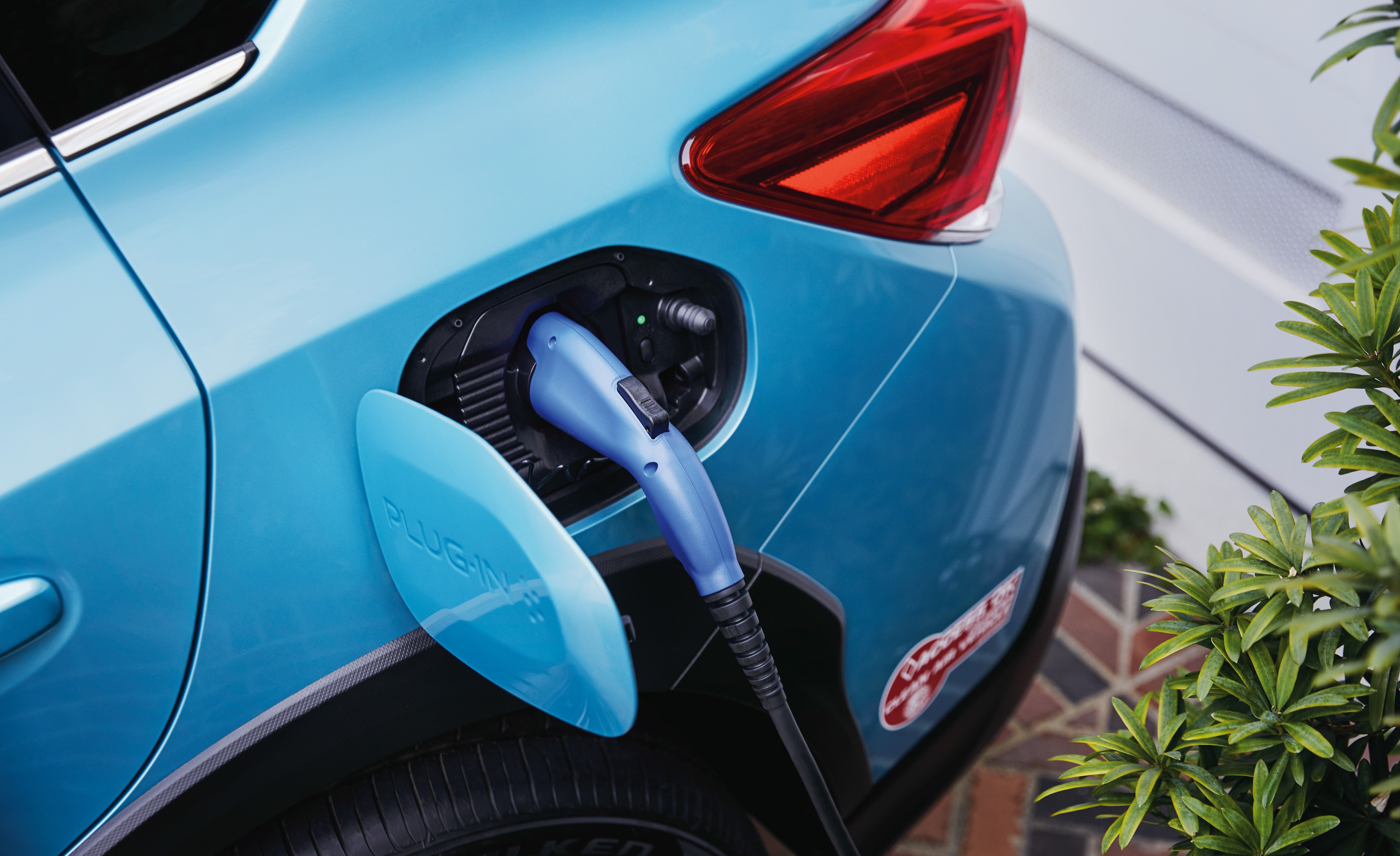 Hybrids vs. Plug-in Hybrids: Pros and Cons