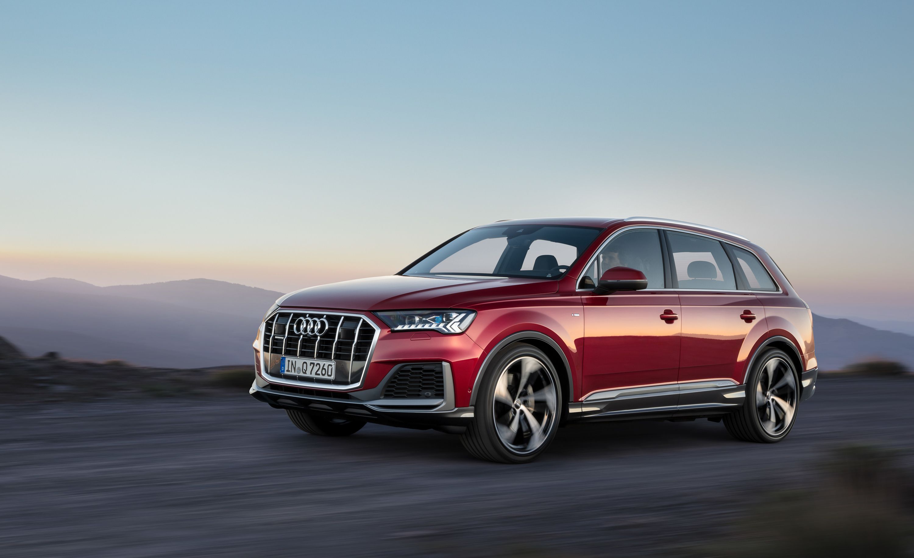 Audi Q7 Features And Specs Car And Driver