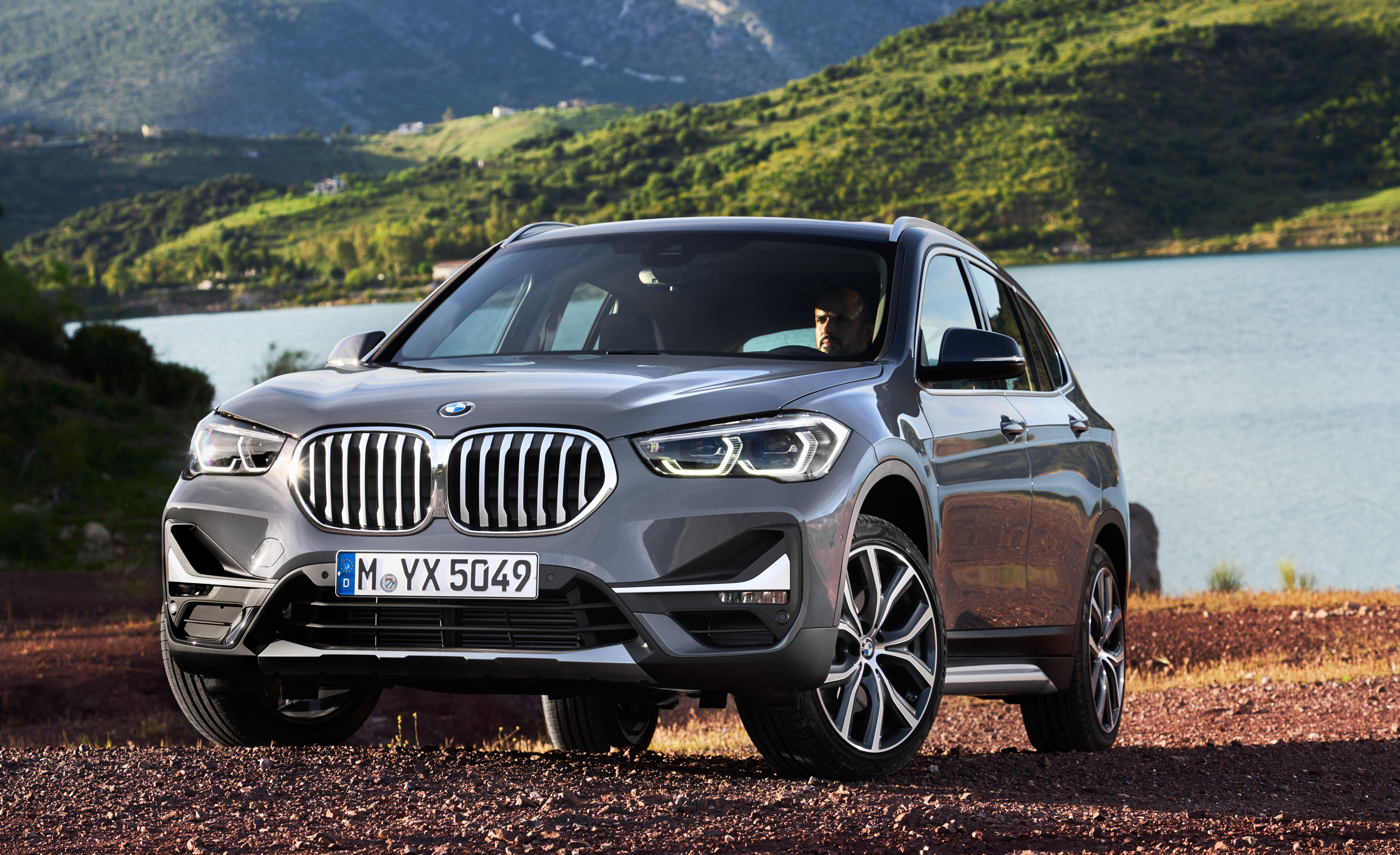 Bmw X1 Crossover Bigger Grille And Standard Screen Price